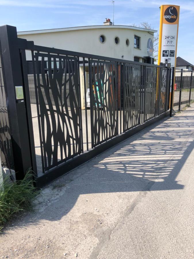 Residence Cosyade Equipee D'Un Parking Prive Gratuit Bourbourg Buitenkant foto