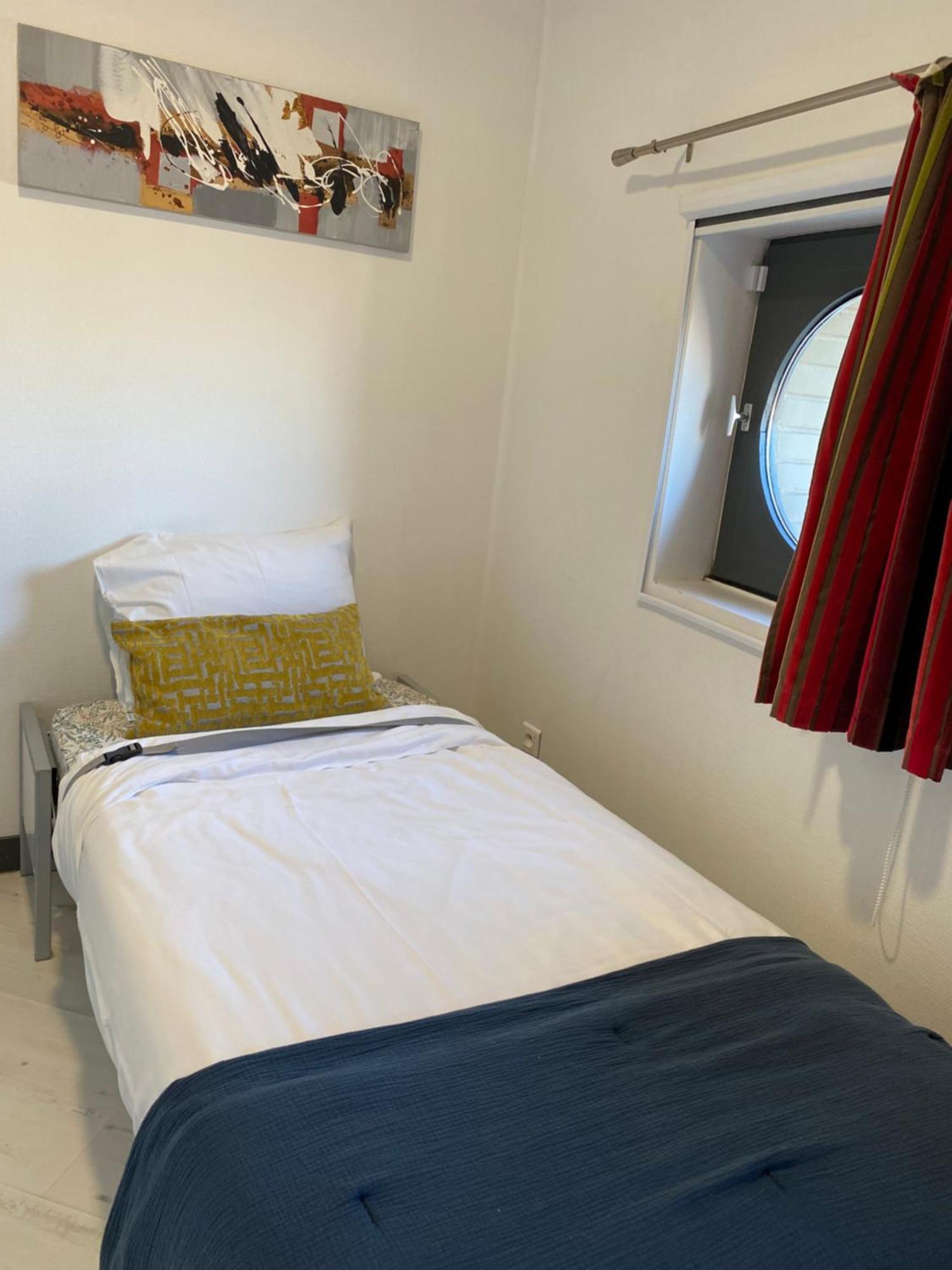 Residence Cosyade Equipee D'Un Parking Prive Gratuit Bourbourg Buitenkant foto